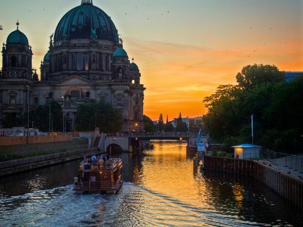 A Guide to Exploring Berlin by Boat and Shore